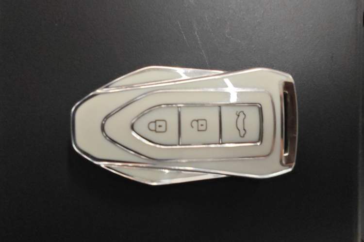 Used Zotye SR9 2017 2.0T Automatic Ultimate Road Edition Vehicle Key