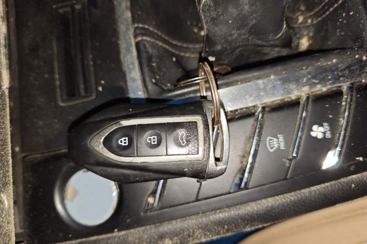 Used Zotye SR9 2017 2.0T Manual "Ultimate Road" Edition Vehicle Key