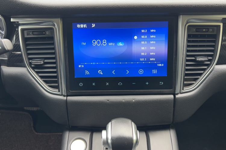 Used Zotye SR9 2017 2.0T Automatic Ultimate Road Edition Audio And AC Panel