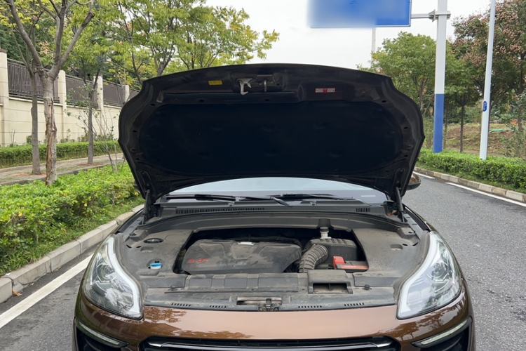 Used Zotye SR9 2017 2.0T Automatic Ultimate Road Edition Engine Bay