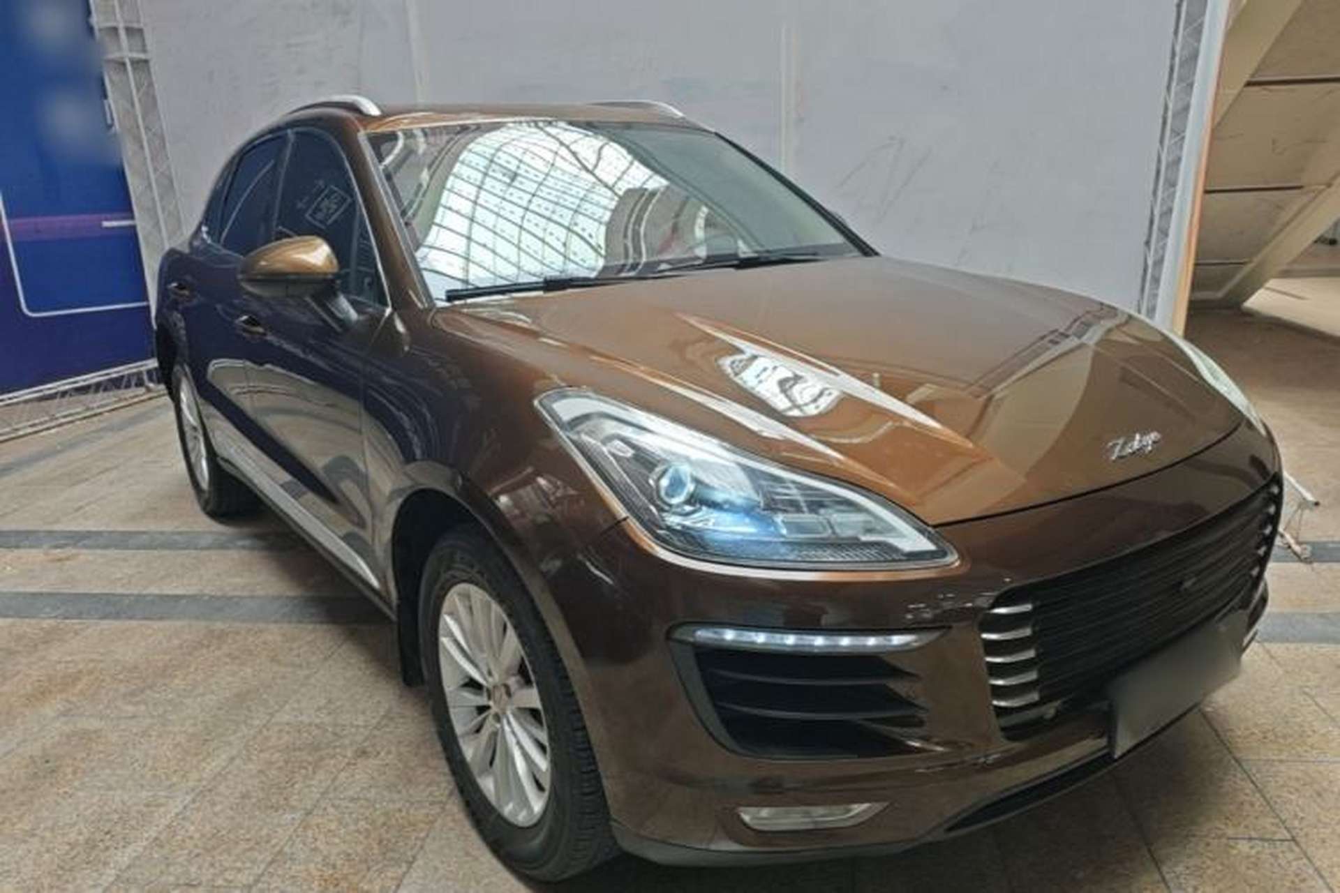 Used Zotye SR9 2017 2.0T Automatic Ultimate Light Edition Front Right 45 Deg