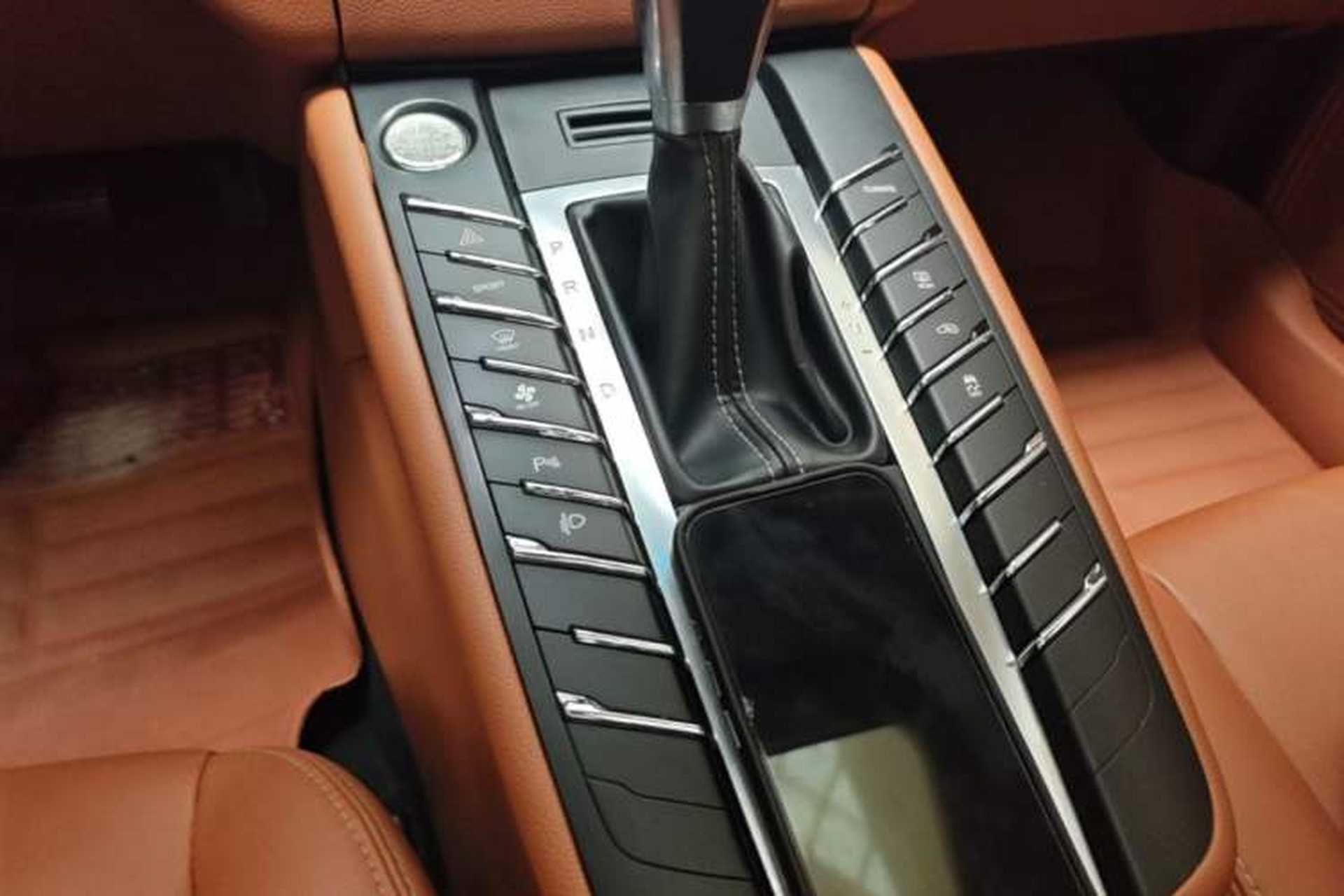 Used Zotye SR9 2017 2.0T Automatic Ultimate Light Edition Gear Lever