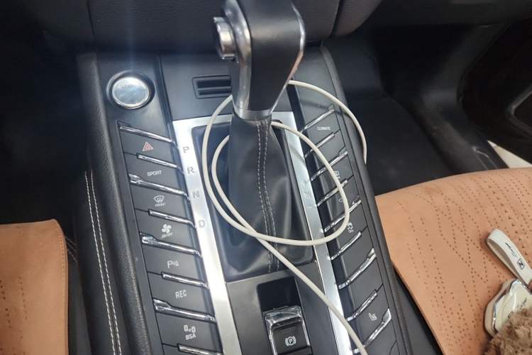Used Zotye SR9 2017 2.0T Automatic Ultimate Dream Edition Gear Lever