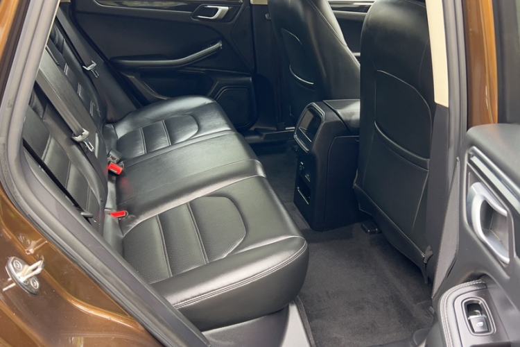 Used Zotye SR9 2017 2.0T Automatic Ultimate Road Edition Interior 2