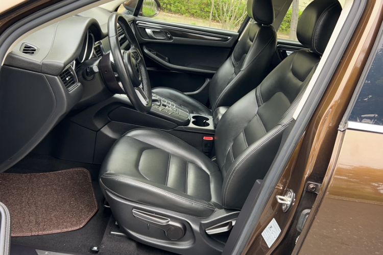 Used Zotye SR9 2017 2.0T Automatic Ultimate Road Edition Left Front Seat