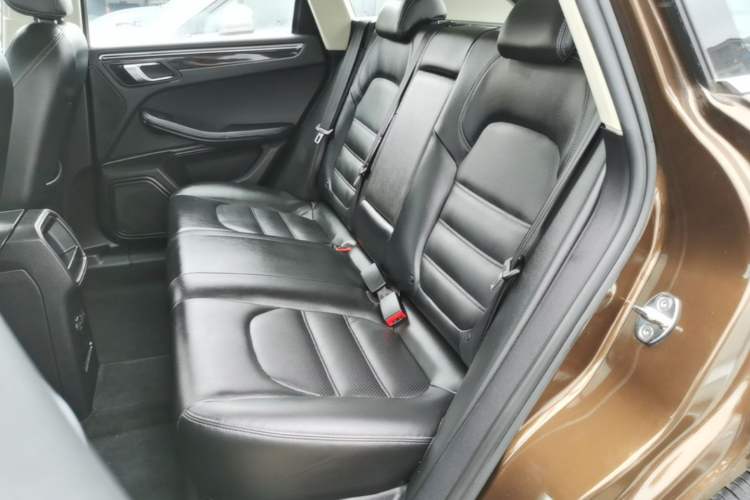 Used Zotye SR9 2017 2.0T Automatic Ultimate Road Edition Left Rear Seat