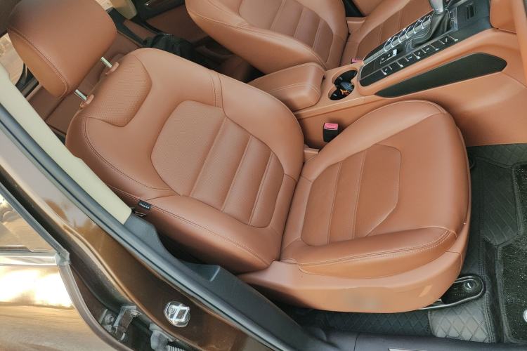 Used Zotye SR9 2017 2.0T Automatic Ultimate Dream Edition Right Front Seat