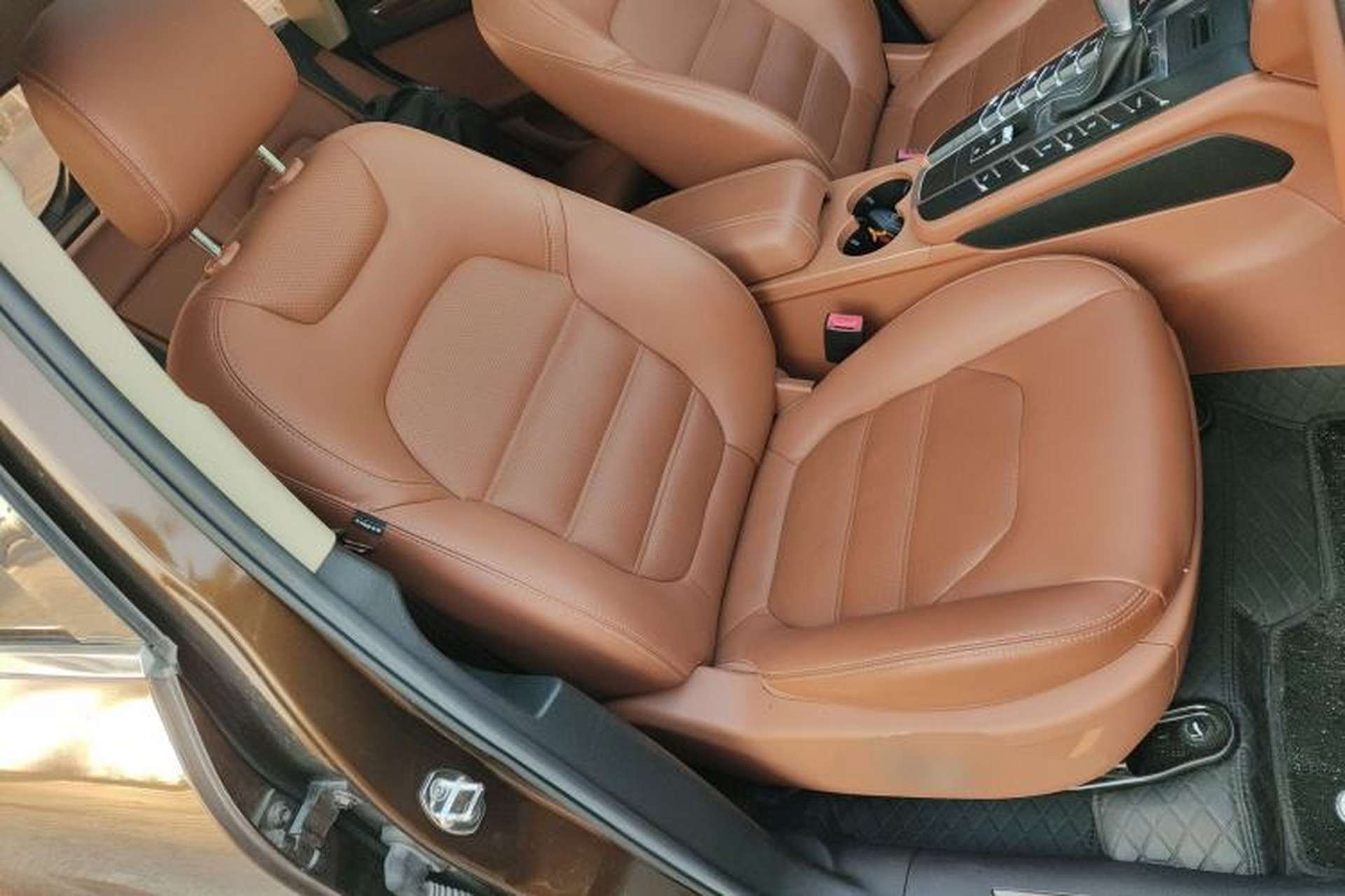 Used Zotye SR9 2017 2.0T Automatic Ultimate Dream Edition Right Front Seat
