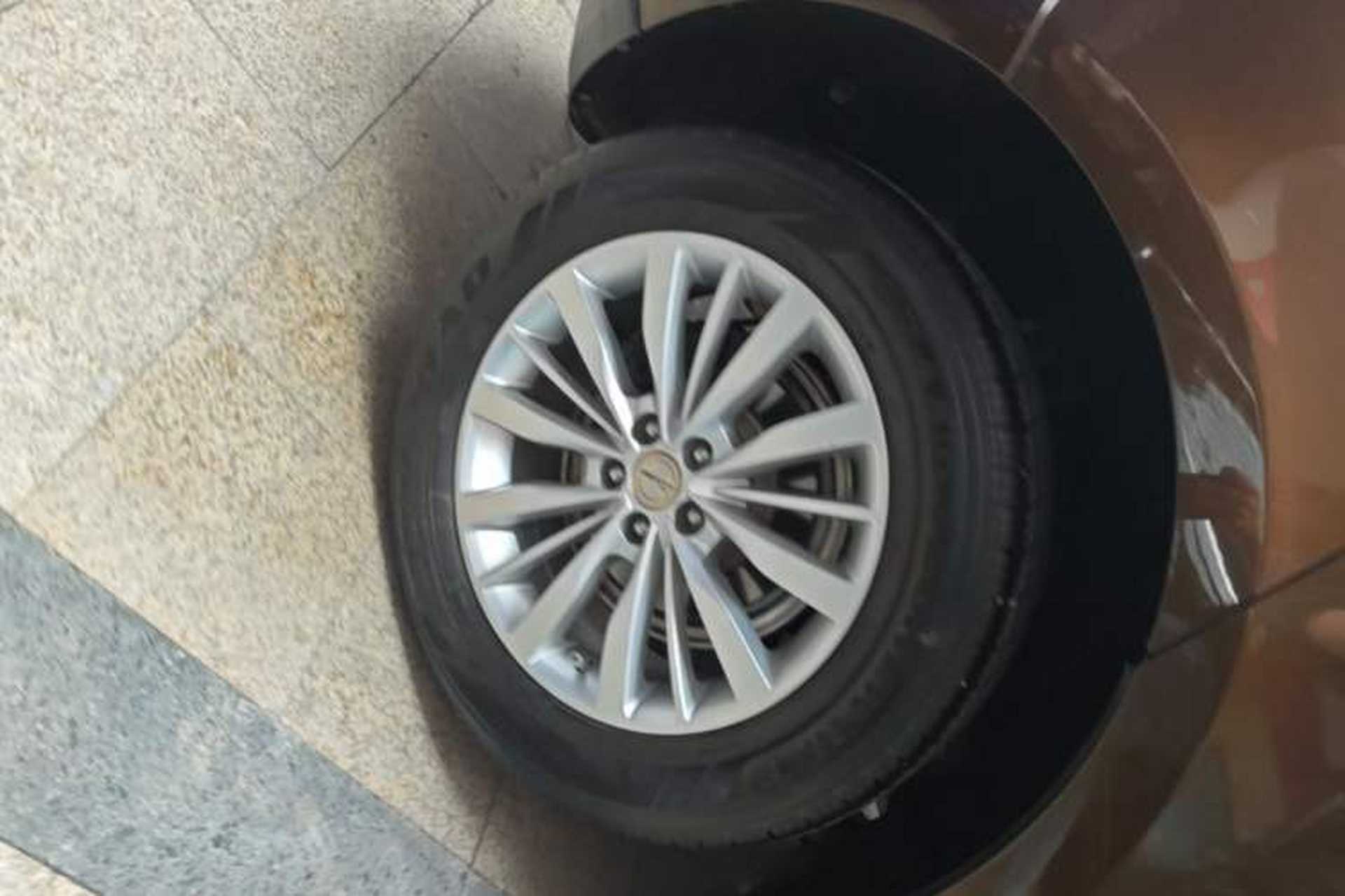 Used Zotye SR9 2017 2.0T Automatic Ultimate Light Edition Right Rear Wheel Hub
