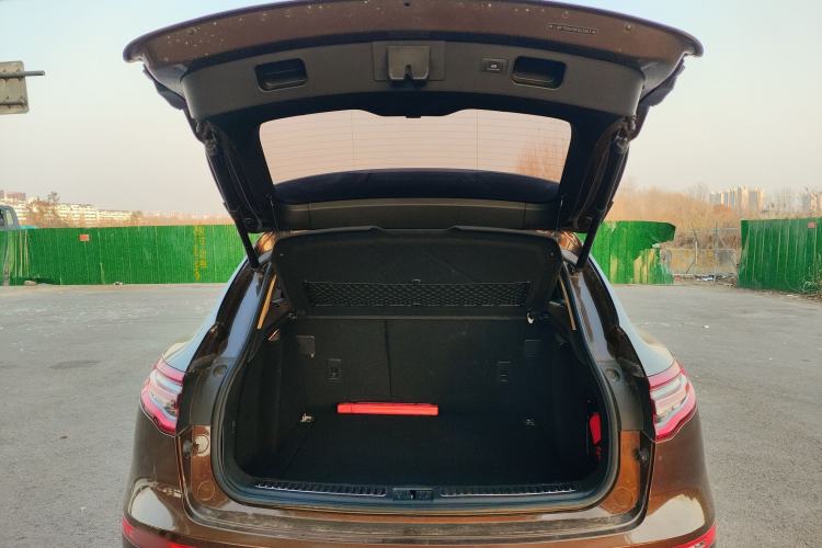 Used Zotye SR9 2017 2.0T Automatic Ultimate Dream Edition Trunk