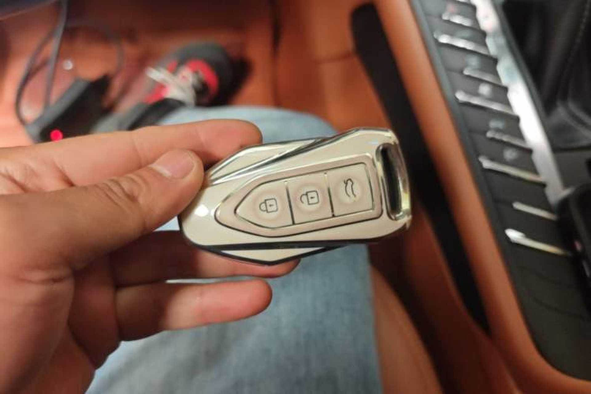 Used Zotye SR9 2017 2.0T Automatic Ultimate Light Edition Vehicle Key