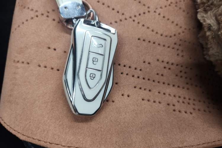 Used Zotye SR9 2017 2.0T Automatic Ultimate Dream Edition Vehicle Key