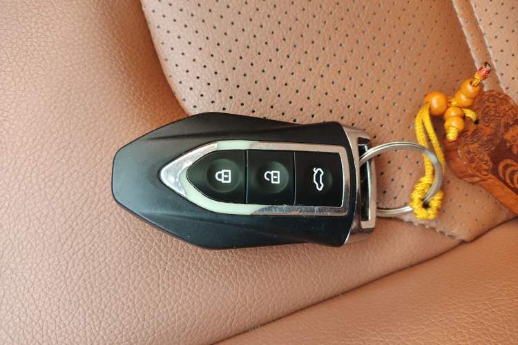 Used Zotye SR9 2017 2.0T Automatic Ultimate Dream Edition Vehicle Key