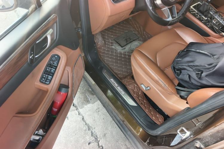 Used Zotye SR9 2017 2.0T Manual "Ultimate Heart" Edition Driver Seat