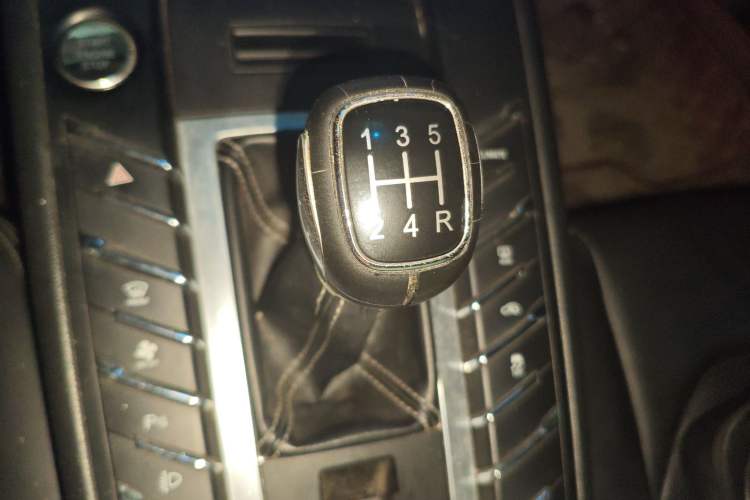 Used Zotye SR9 2017 2.0T Manual "Ultimate Heart" Edition Gear Lever