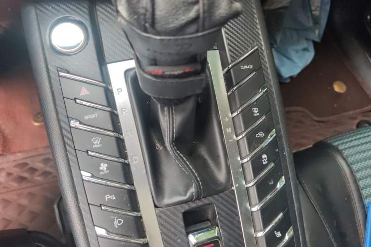 Used Zotye SR9 2017 2.0T Automatic Ultimate Edition Gear Lever