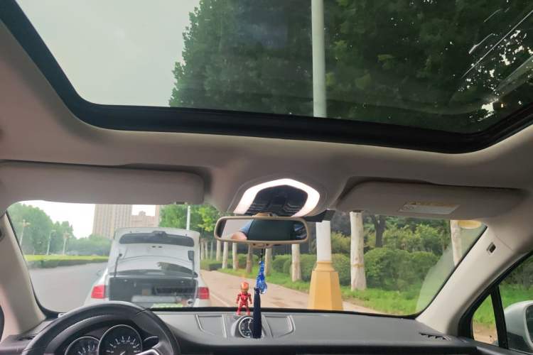 Used Zotye SR9 2017 2.0T Automatic Ultimate Edition Headliner