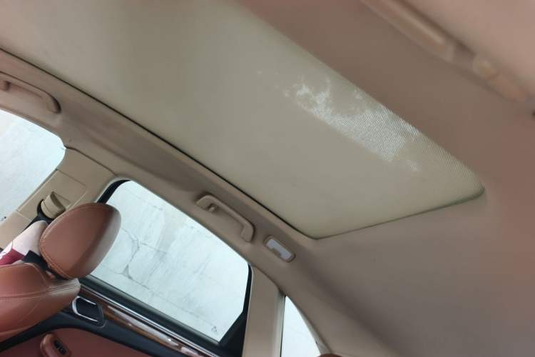 Used Zotye SR9 2017 2.0T Manual "Ultimate Heart" Edition Headliner