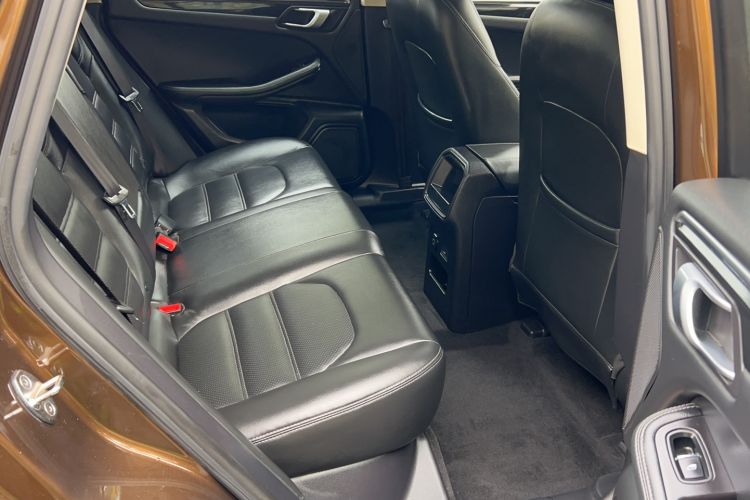 Used Zotye SR9 2017 2.0T Automatic Ultimate Road Edition Interior 2