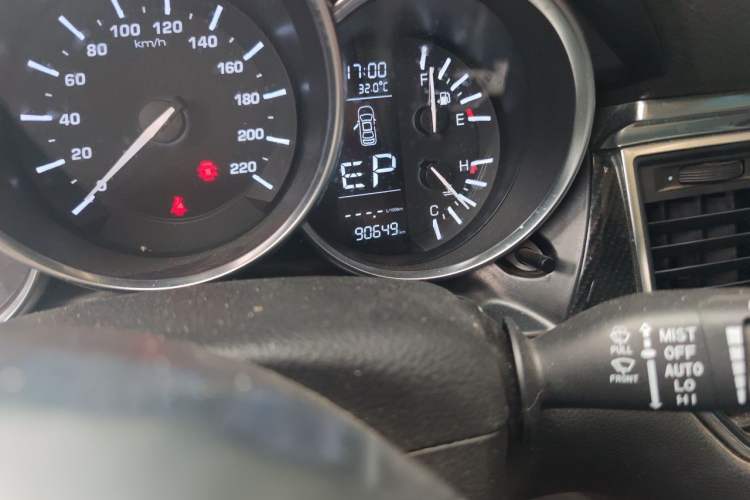Used Zotye SR9 2017 2.0T Automatic Ultimate Edition Odometer Close Up