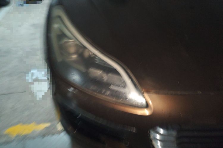 Used Zotye SR9 2017 2.0T Manual "Ultimate Heart" Edition Right Front Headlight