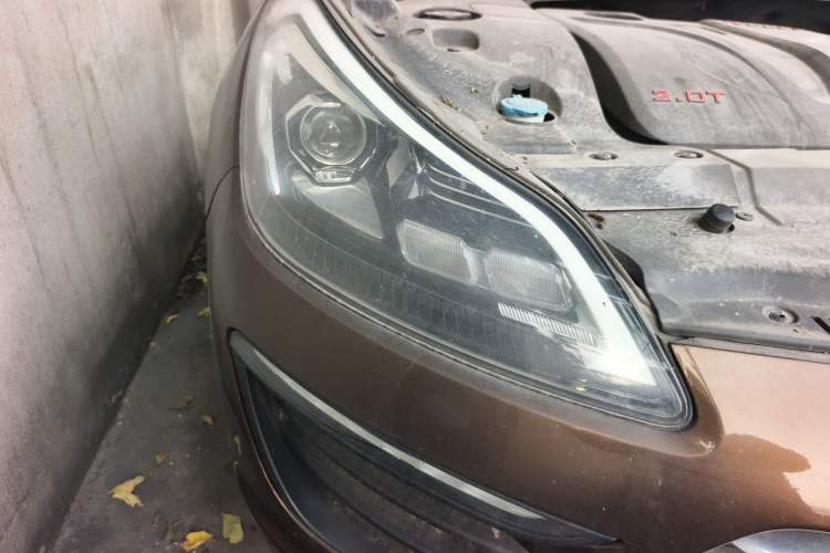Used Zotye SR9 2017 2.0T Manual "Ultimate Heart" Edition Right Front Headlight