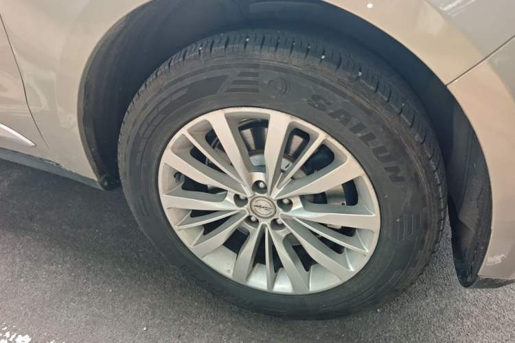 Used Zotye SR9 2017 2.0T Automatic Ultimate Edition Right Front Wheel Hub