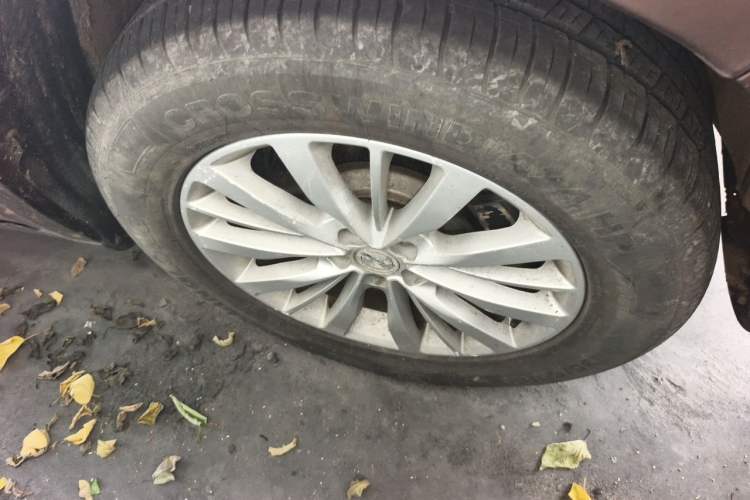 Used Zotye SR9 2017 2.0T Manual "Ultimate Heart" Edition Right Front Wheel Hub