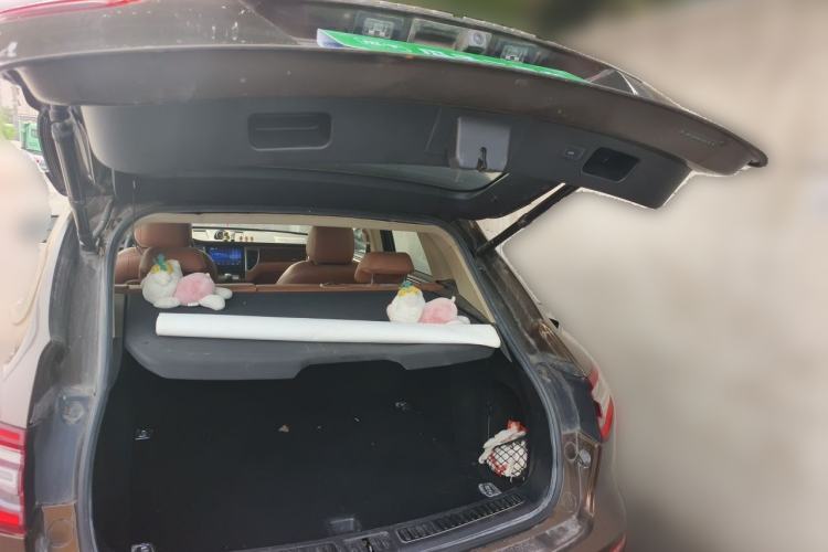 Used Zotye SR9 2017 2.0T Manual "Ultimate Heart" Edition Trunk