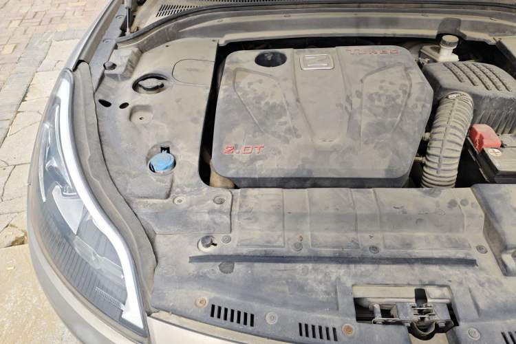 Used Zotye SR9 2017 2.0T Manual "Ultimate Road" Edition Engine Bay Right