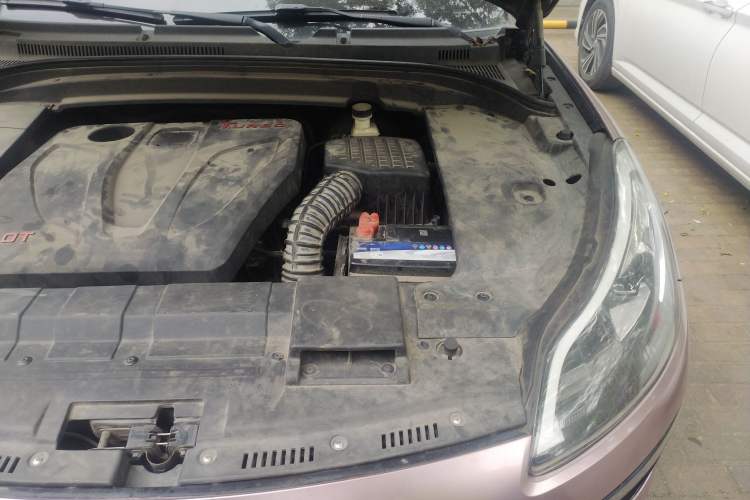 Used Zotye SR9 2017 2.0T Automatic Ultimate Dream Edition Engine Bay Left