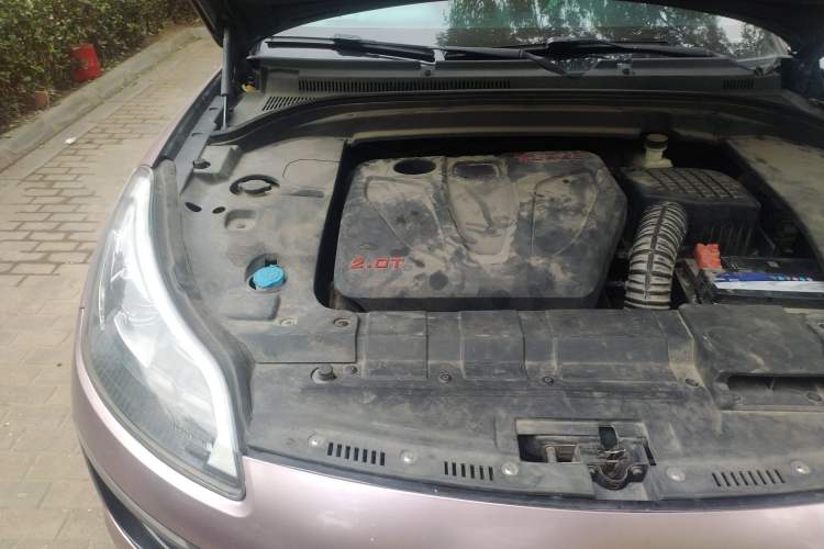 Used Zotye SR9 2017 2.0T Automatic Ultimate Dream Edition Engine Bay Right