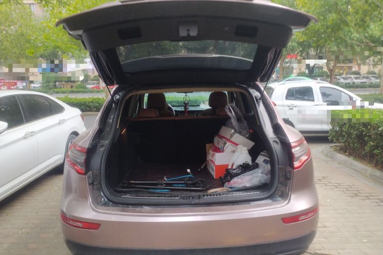 Used Zotye SR9 2017 2.0T Automatic Ultimate Dream Edition Trunk
