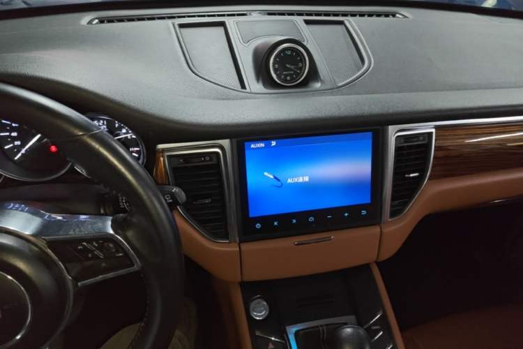 Used Zotye SR9 2017 2.0T Manual "Ultimate Heart" Edition Audio And AC Panel