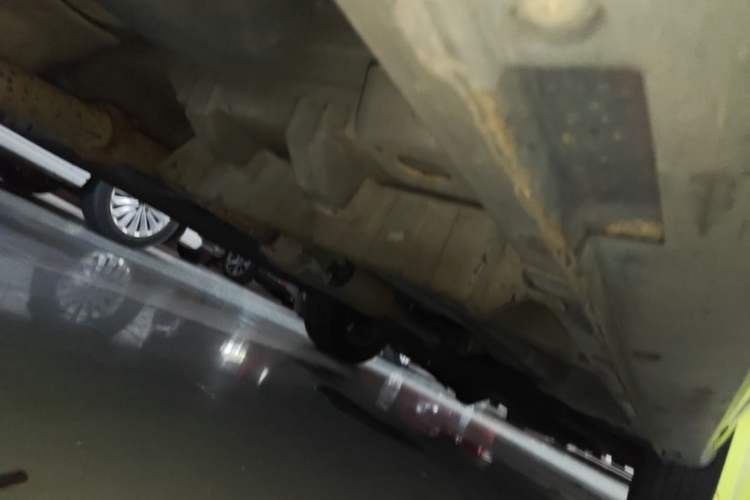 Used Zotye SR9 2017 2.0T Manual "Ultimate Heart" Edition Chassis Rear Right