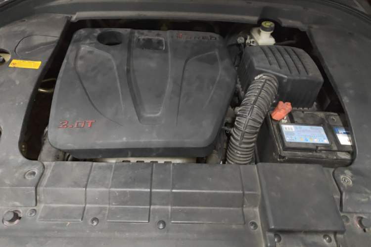 Used Zotye SR9 2017 2.0T Manual "Ultimate Heart" Edition Engine Bay