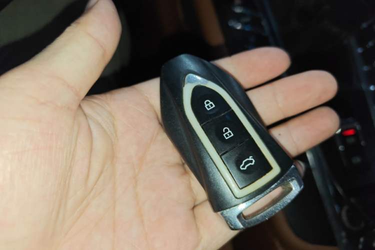 Used Zotye SR9 2017 2.0T Manual "Ultimate Heart" Edition Vehicle Key