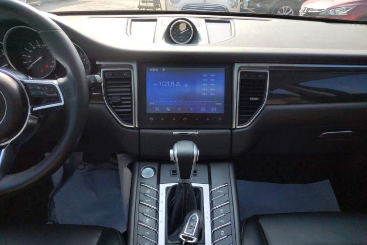 Used Zotye SR9 2017 2.0T Automatic Ultimate Edition Audio And AC Panel