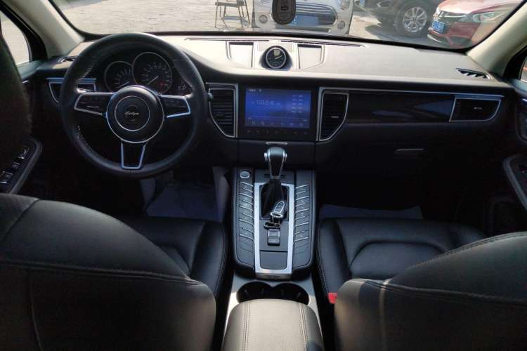 Used Zotye SR9 2017 2.0T Automatic Ultimate Edition Center Console