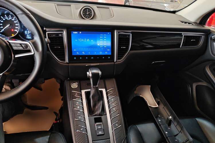 Used Zotye SR9 2017 2.0T Automatic Ultimate Edition Center Console