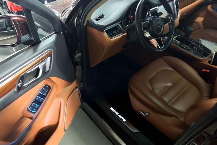 Used Zotye SR9 2017 2.0T Manual "Ultimate Heart" Edition Driver Seat