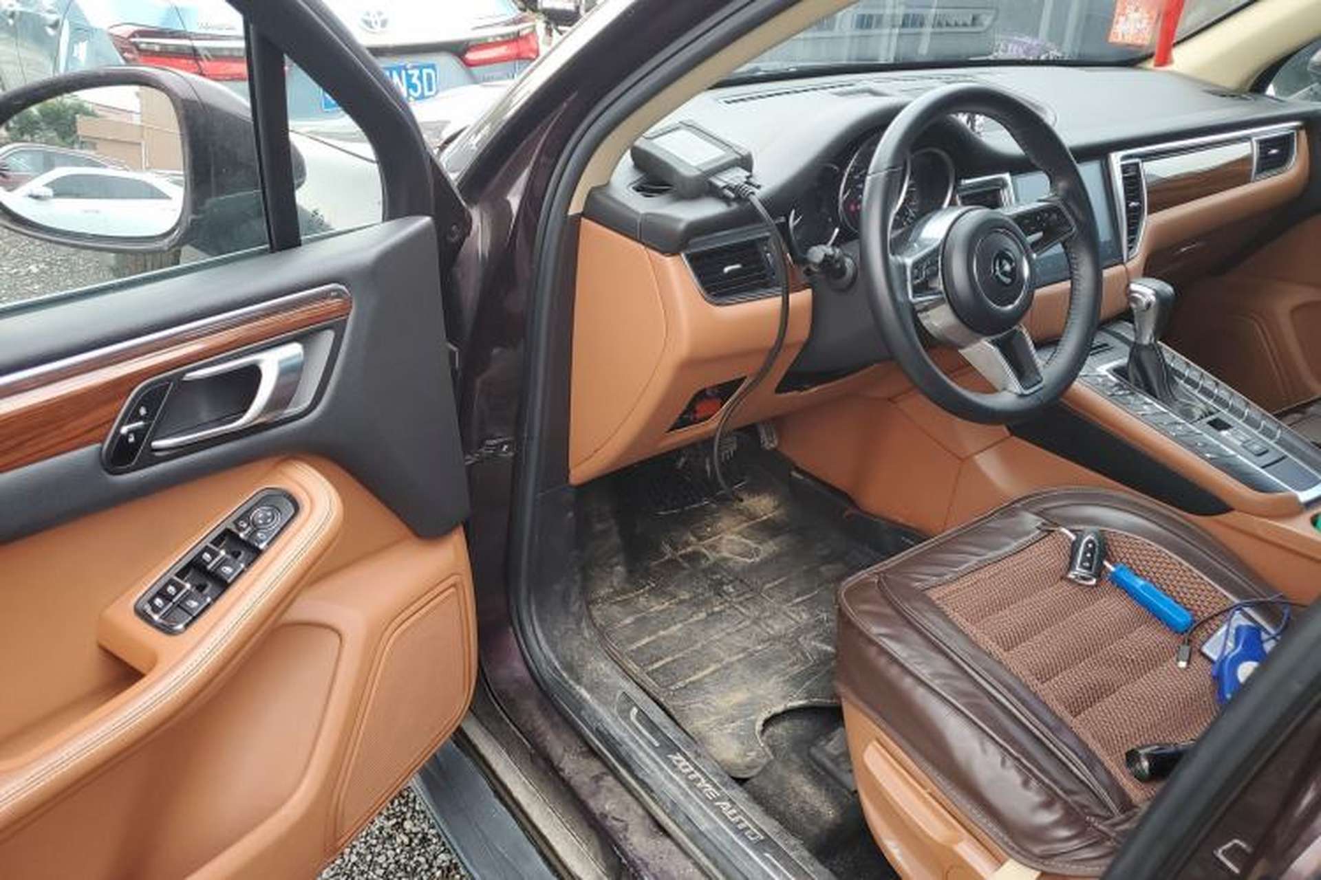 Used Zotye SR9 2017 2.0T Automatic Ultimate Road Edition Driver Seat