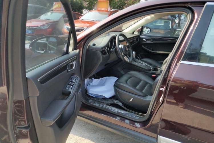 Used Zotye SR9 2017 2.0T Automatic Ultimate Edition Driver Seat