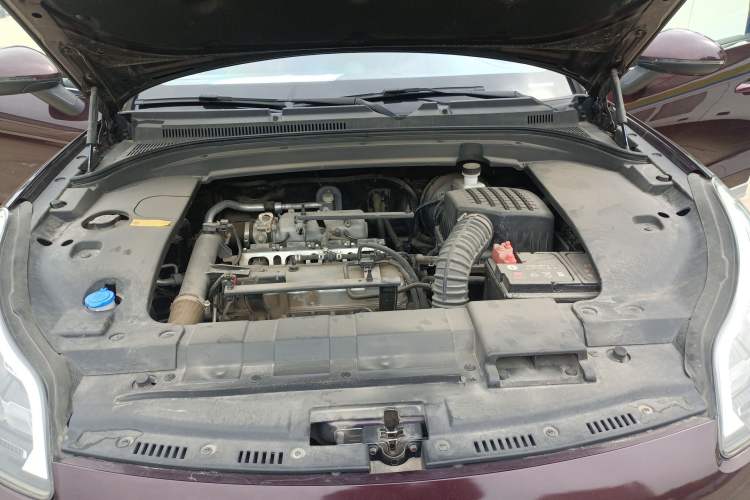 Used Zotye SR9 2017 2.0T Automatic Ultimate Edition Engine Bay