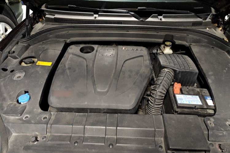 Used Zotye SR9 2017 2.0T Manual "Ultimate Heart" Edition Engine Bay