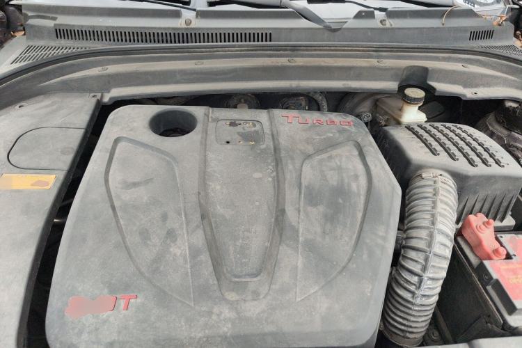 Used Zotye SR9 2017 2.0T Automatic Ultimate Dream Edition Engine Bay