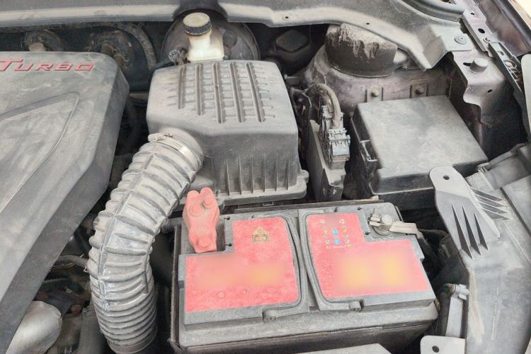 Used Zotye SR9 2017 2.0T Automatic Ultimate Dream Edition Engine Bay Left