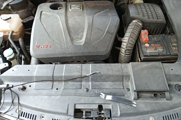 Used Zotye SR9 2017 2.0T Automatic Ultimate Edition Engine Bay