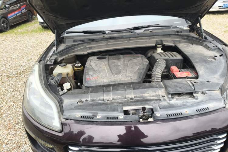Used Zotye SR9 2017 2.0T Automatic Ultimate Light Edition Engine Bay Right