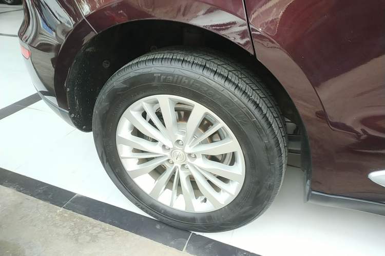 Used Zotye SR9 2017 2.0T Automatic Ultimate Edition Exterior 5